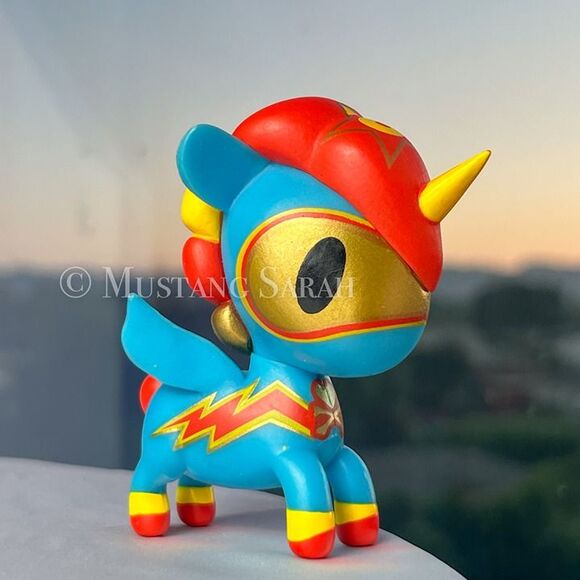 Tokidoki Scooter Unicorno Series 3 Superhero Superman Unicorn Figure - Picture 1 of 6